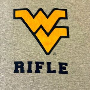 🇺🇸West Virginia University Rifle t-shirt, good preowned men’s small, WVU